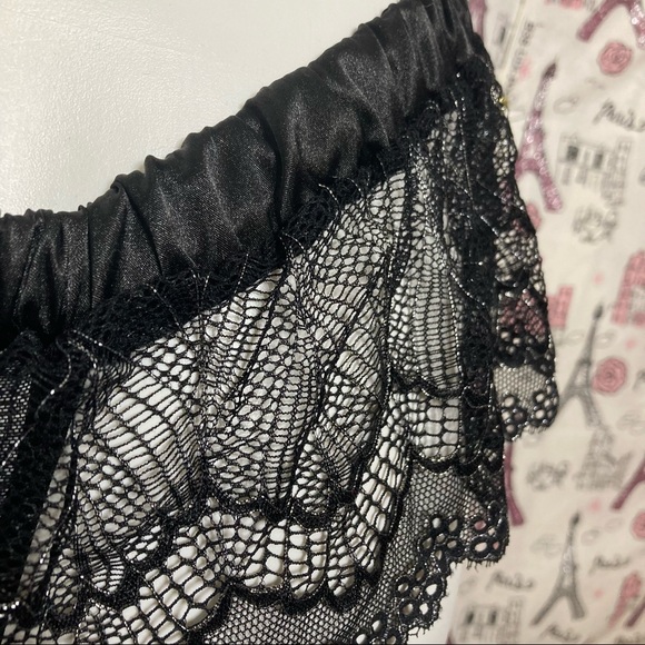 Frederick’s of Hollywood The Premier Panty Collection Black Skirted Thong - Picture 9 of 12